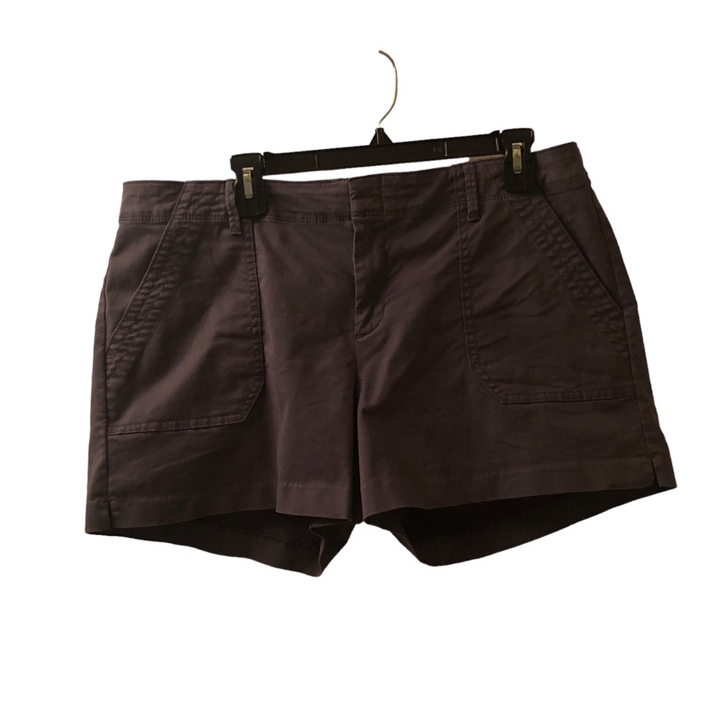 Old Navy Gray 5 Inch Everyday Mid-Rise Shorts 14